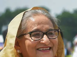 भारतातून बांगलादेशात परतण्याची शेख हसीनांची तयारी; आत्मसमर्पणाची व्यक्त केली इच्छा