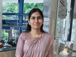 एमपीएससी परीक्षेत घवघवीत यश मिळवत पळशीच्या शितल खाडेने गाठले शिखर; गावकऱ्यांकडून आनंदोत्सव