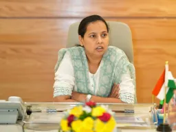 लेक लाडकी योजनेच्या अर्जात मोठा दिलासा; आता घरबसल्या आपले सरकार पोर्टलवरून ऑनलाइन अर्ज करता येणार