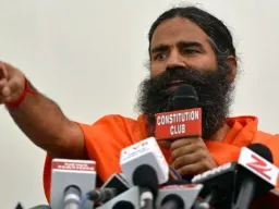 सरकारी भरतीत ९९ टक्के हेराफेरीचा आरोप; रामदेवांचा इशारा