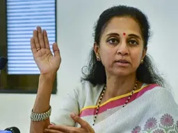 महाविकास आघाडीत जुंपली; पृथ्वीराज चव्हाणांच्या टीकेला सुप्रिया सुळेंचे प्रत्युत्तर