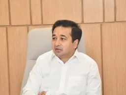 विमा भरपाईत विलंब नको; नितेश राणे आक्रमक 
