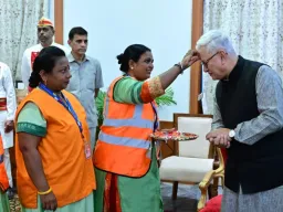 अनाथ, दिव्यांग मुलींच्या हस्ते राज्यपालांना राखी; लोकभवनात रक्षाबंधन उत्साहात