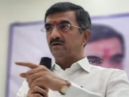 सातारा पालक मंत्रिपदाचा निर्णय वरिष्ठांच्या हाती; देसाईंची सावध भूमिका