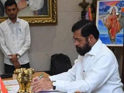 सांगली महापालिकेतील कर्मचाऱ्यांसाठी मोठी बातमी; १० वर्षांनंतर सेवेत सामावून घेण्याचे आदेश