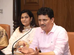 आशा गटप्रवर्तकांच्या मागण्यांवर शासन सकारात्मक; प्रश्न सोडवण्यासाठी स्वतंत्र बैठक घेण्याचे निर्देश