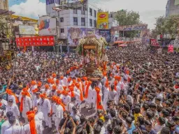 श्रीमंत भाऊसाहेब रंगारी गणपती मंदिरात विराजमान; पंडित हरिप्रसाद चौरसियांच्या हस्ते प्राणप्रतिष्ठापना