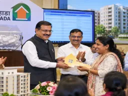नाशिक मध्ये ३३३ कुटुंबांचे घराचे स्वप्न साकार; म्हाडाच्या सोडतीत विजेत्यांची घोषणा