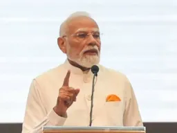 काँग्रेसच्या काळातील विकासावर मोदींचा निशाणा; वडोदऱ्यात ३५ हजार कोटींच्या प्रकल्पांचे लोकार्पण