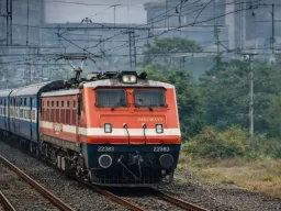 दिवाळीच्या रेल्वे तिकिटांसाठी प्रवाशांची धावपळ; बुकिंग सुरू होताच तिकिटे फुल्ल,वेटिंग’चा मनस्ताप
