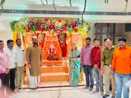 जयकुमार गोरे यांच्या दहीवडीतील निवासस्थानी बाप्पा विराजमान; सुख-समृद्धीसाठी प्रार्थना