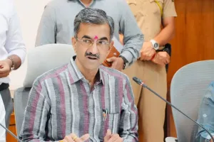सातारा आरोग्य विभागातील रिक्त पदे तातडीने भरा; देसाईंचे निर्देश