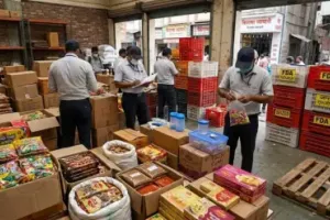 पुणे-पिंपरीत एफडीएची धडक कारवाई; ६ हॉटेल-बेकरींचे परवाने निलंबित