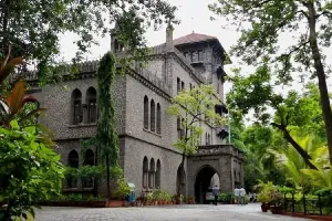 चंद्रकांतदादा पाटलांच्या निर्देशा नंतर सीओईपीचा शुल्काबाबत निर्णय