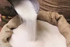 सणासुदीत महागाईचा तडाखा; डाळींसह साखरेचे दर वाढल्याने मिठाई महागणार