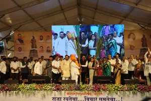 शेतकऱ्यांसाठी फडणवीसांची मोठी घोषणा; दिवसा मोफत वीज, थकबाकीमुक्तीचे प्रमाणपत्रही मिळणार