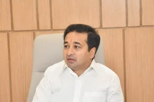 विमा भरपाईत विलंब नको; नितेश राणे आक्रमक 