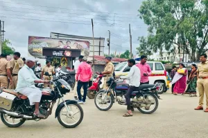 बेशिस्त वाहनचालकांना दहिवडी पोलिसांचा दणका ; फॅन्सी नंबरप्लेट, सायलेन्सर आणि विना सीटबेल्ट चालकांवर कारवाई