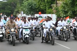 पालकमंत्री जयकुमार गोरे यांच्या सहभागाने सोलापुरात तिरंगा रॅली