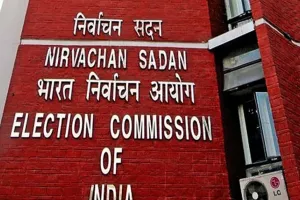 निवडणूक आयोगात मतभेद चव्हाट्यावर; मुख्य आयुक्तांच्या निर्णया विरोधात दोन आयुक्तांची तक्रार
