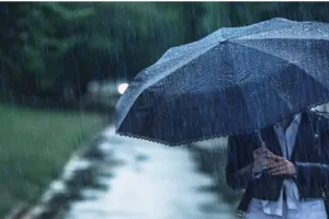 ९ राज्यांना मुसळधार पावसाचा इशारा; तापमानात १० अंशांची घट, केदारनाथ यात्रा ठप्प