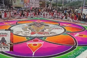 गणेश विसर्जन मिरवणुकीत अन्नभेसळी विरोधात जनजागृती; ३०० विद्यार्थ्यांची अनोखी रांगोळी ठरली आकर्षण