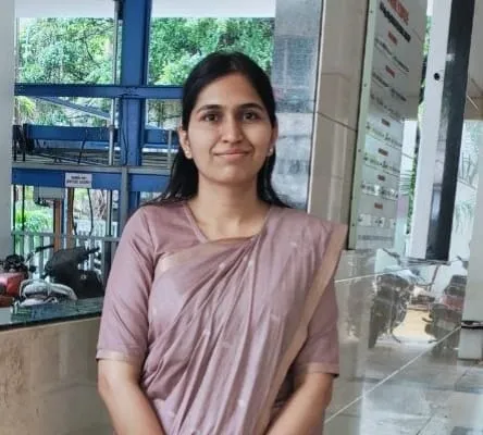 एमपीएससी परीक्षेत घवघवीत यश मिळवत पळशीच्या शितल खाडेने गाठले शिखर; गावकऱ्यांकडून आनंदोत्सव