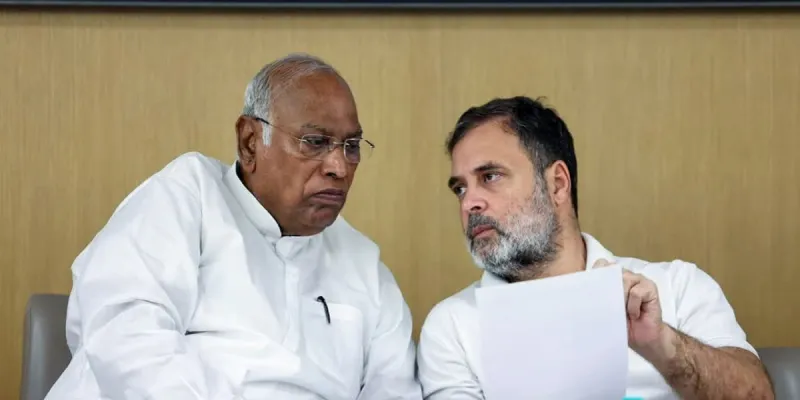 व्यासपीठ शुद्धीकरण प्रकरणावरून राहुल गांधींचा भाजप-आरएसएसवर हल्लाबोल