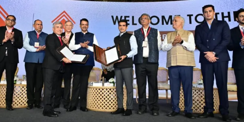 पुढील १० वर्षांत मुंबई झोपडपट्टीमुक्त; फडणवीसांची मोठी घोषणा