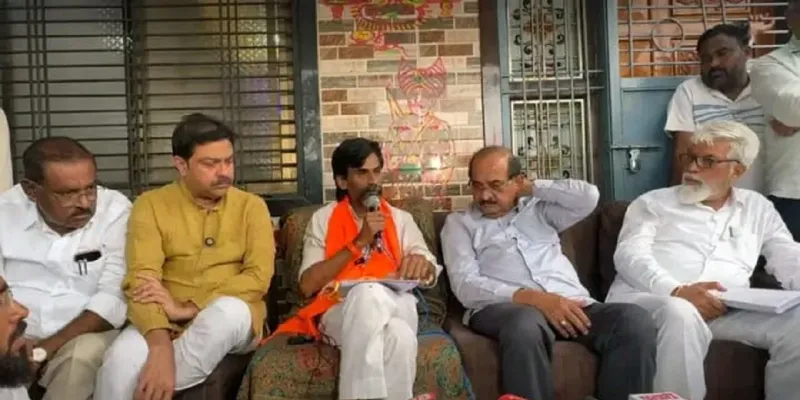 मनोज जरांगे पाटलांचे २० दिवसांनंतर उपोषण मागे; राज्य सरकारला तीन महिन्यांची मुदत