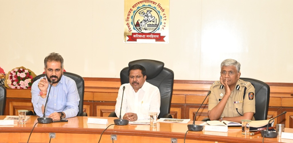 मान्सून काळात आपत्तीवर सर्व विभागांनी समन्वयाने मात करावी; नागरिकांना दिलासा देण्यासाठी सर्व सुविधा पुरविण्याचे नियोजन करा- विधानसभा उपाध्यक्ष अण्णा बनसोडे