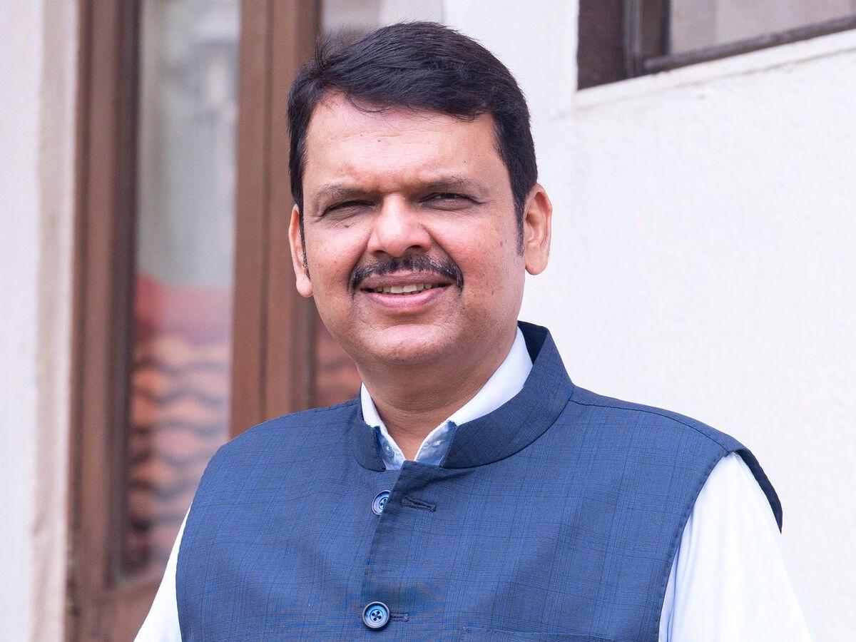 मुख्यमंत्री देवेंद्र फडणवीस यांनी घेतला शिर्डी व पुरंदर विमानतळाच्या कामाचा आढावा