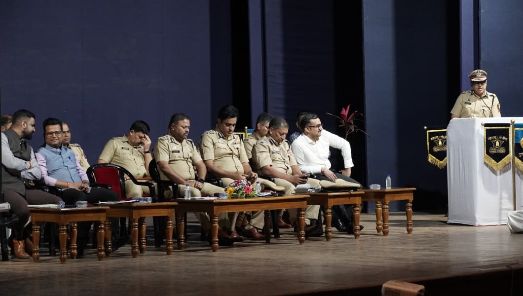 गणेशोत्सव निर्विघ्न व निर्भयपणे साजरा करण्यासाठी सर्वांनी समन्वयाने काम करावे- पोलीस आयुक्त अमितेश कुमार
