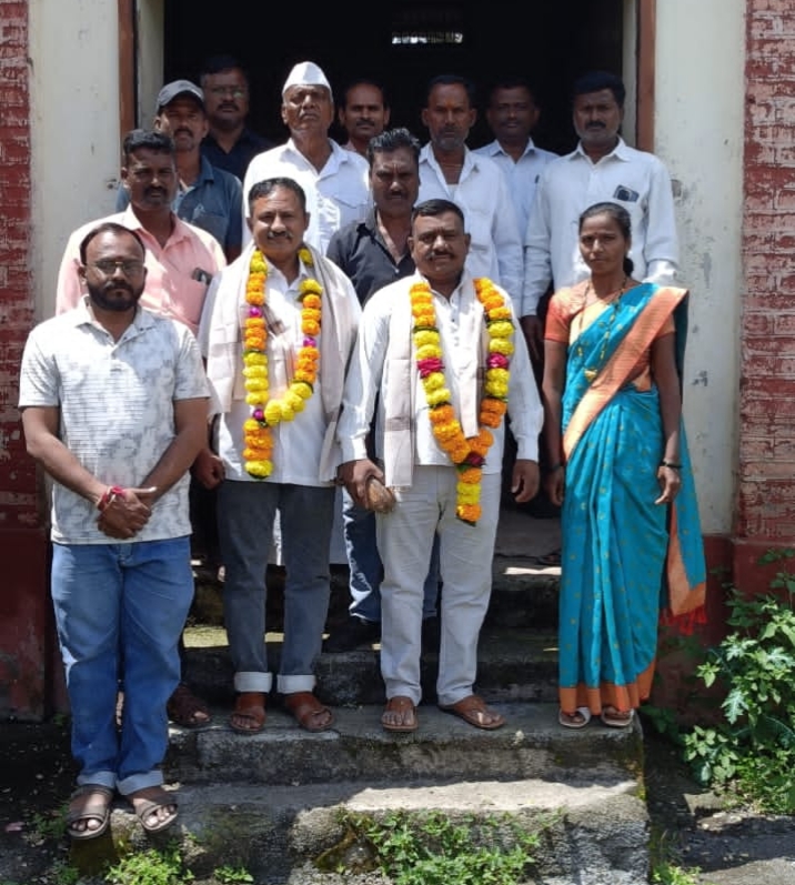 मलवडी सोसायटीच्या चेअरमनपदी संतोष मगर, व्हा. चेअरमनपदी सचिन देवकर; बिनविरोध निवडी