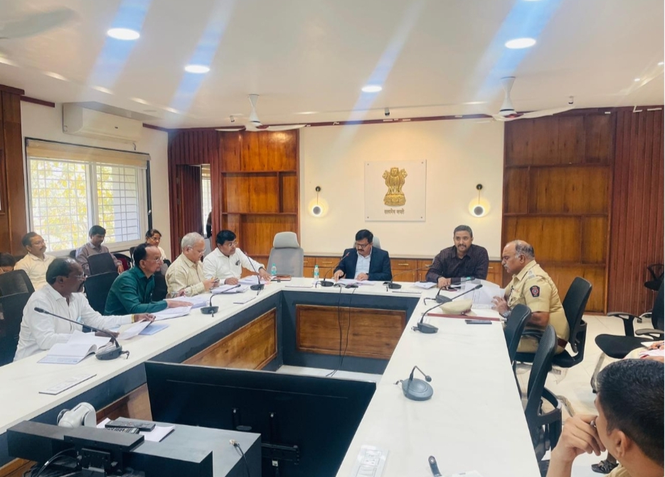 ऊसतोड कामगारांना साखर कारखान्यांनी सोयी-सुविधा उपलब्ध करुन द्याव्यात- जिल्हाधिकारी संतोष पाटील