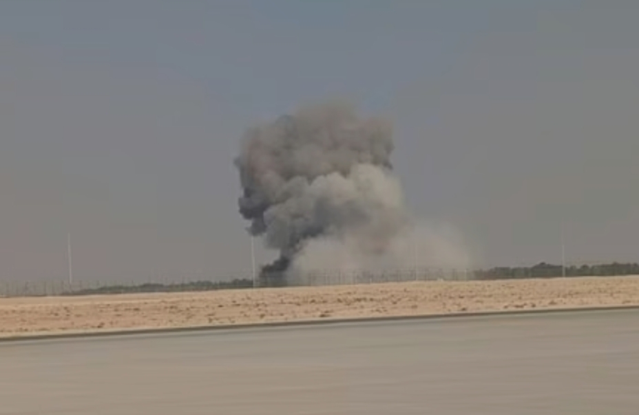 एअर शो वेळी 'तेजस' विमान कोसळले.... भारतासाठी अत्यंत महत्वाचे होते तेजस विमान 