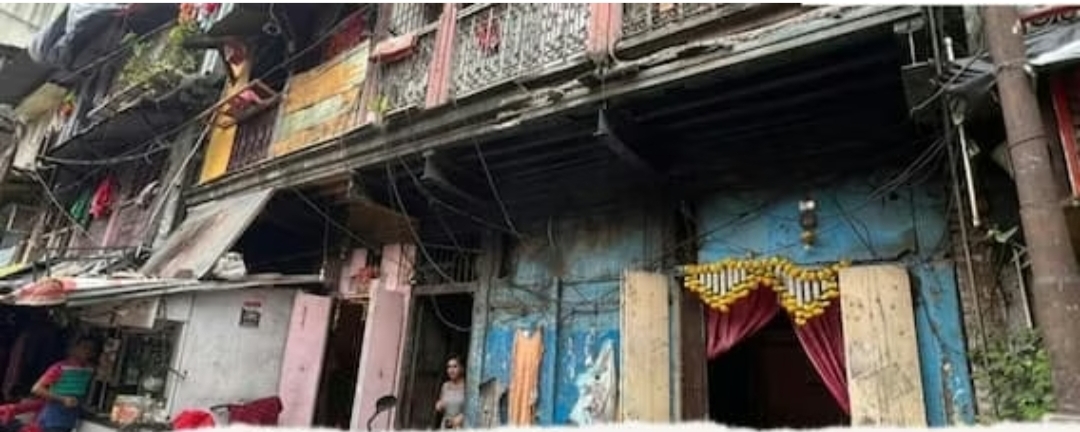 पुण्याच्या बुधवार पेठेतील तरुणीने 9 मजल्यावरून उडी मारून संपवले जीवन 