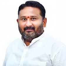 श्रमिकांच्या संघर्षाला दिशा देणारे प्रेरणास्थान हरपले - कामगार मंत्री ॲड. आकाश फुंडकर 