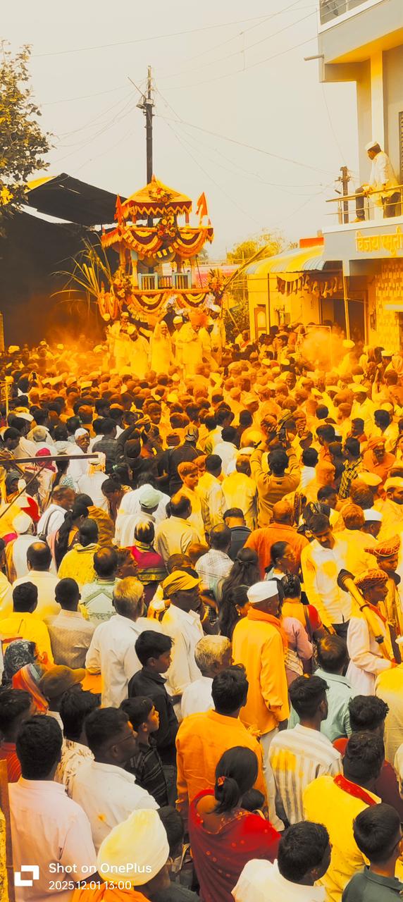 मलवडी मध्ये येळकोट येळकोट चा गजर; भंडारा खोबरे यांची उधळण करीत खंडोबाची यात्रा संपन्न 