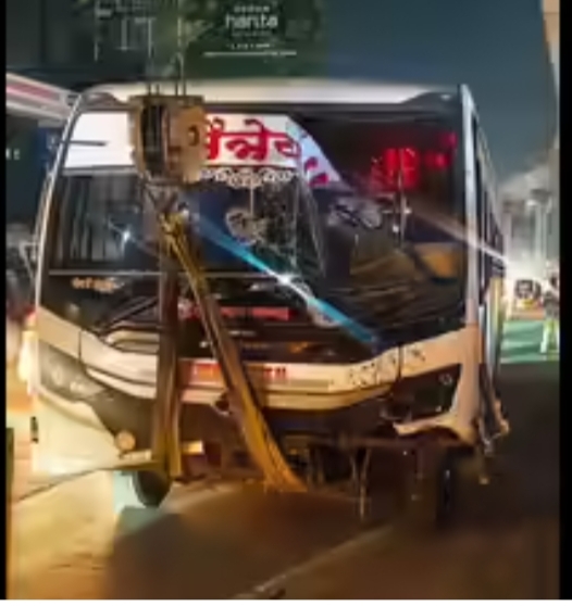 हिंजवडीत बस अपघातात 3 जण ठार तर 5 जण जखमी 