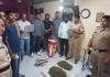 कराडमध्ये पोलिसांची मोठी कारवाई! शिवाजी स्टेडियम झोपडपट्टीत २ लाखांचा गांजा जप्त; एका महिलेसह दोघे ताब्यात
