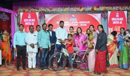 राष्ट्रीय अबॅकस स्पर्धेत दहिवडीच्या आर्यन राठोडचे दैदिप्यमान  यश; ३ मिनिटांत सोडवली १०० गणिते