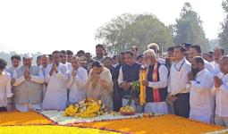 यशवंतराव चव्हाण यांच्या जयंतीनिमित्त उपमुख्यमंत्री सुनेत्रा अजित पवार यांचे अभिवादन