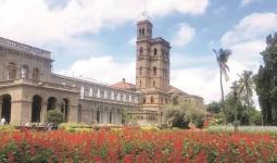 सावित्रीबाई फुले पुणे विद्यापीठात फीवाढीविरोधात विद्यार्थ्यांचे बेमुदत उपोषण; प्रशासनाकडून आश्वासन