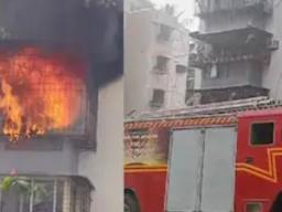 मुंबईत इमारतीमध्ये लागली आग...अग्निशमन दलाचे आग विझवण्यासाठी शर्थीचे प्रयत्न 