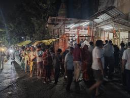 लोहगावात शनी जयंती आणि अमावास्येचा दुहेरी योग; भाविकांनी स्वयंशिस्त राखत घेतले दर्शन