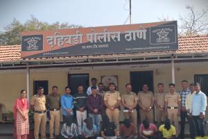 दहिवडी पोलिसांची मोठी कारवाई ; पुणे जिल्ह्यातील सराईत टोळी जेरबंद ; १३ लाखांचा मुद्देमाल जप्त
