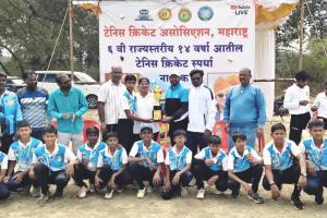 राज्यस्तरीय टेनिस क्रिकेट स्पर्धेत सातारा संघास उवविजेतेपद; मिहीर काटकर मालिकावीर तर लंबोदर निकम उत्कृष्ट गोलंदाज